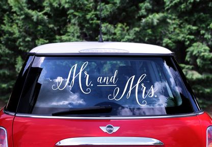 Nálepky na svadobné auto Mr and Mrs Biele